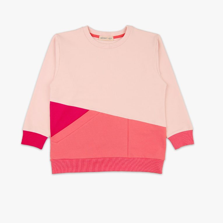 Big pocket sweatshirt is a regular fit top with an asymmetrical big pocket in front. A colour block design that comes in a combo of three colours - powder, salmon, raspberry. Front view, the sweatshirt itself. Children, 3 -10 yrs. BonnyJoy