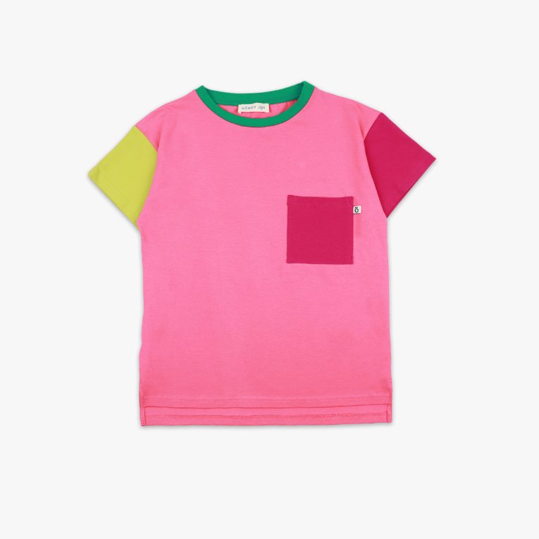 Our colour block t-shirt is a loose fit top with square pocket on the left and a little longer on the back. The front and the back in pink colour, right sleeve in bright lime, left sleeve and the pocket - in raspberry. On the neck - green colour. Front view, the t-shirt itself. Children, 3 -10 yrs. BonnyJoy