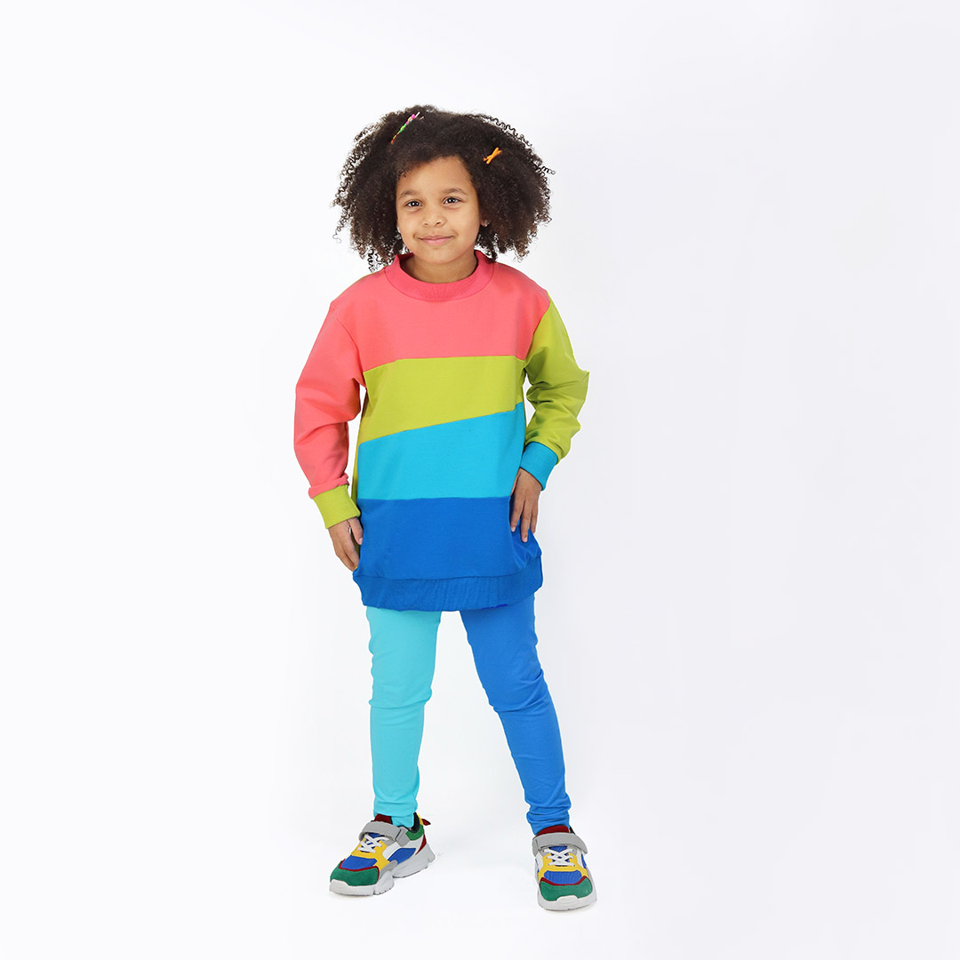 Four-Colour Sweatshirt is a regular fit top with colour block design. Right arm and the top part - salmon, left arm and the chest part - bright lime, belly part - electric blue, bottom part and the ribbed bottom hem - deep blue. The ribbed hand cuffs on the right is bright lime, on the left is electric blue. Another front view. Children, 3 -10 yrs. BonnyJoy