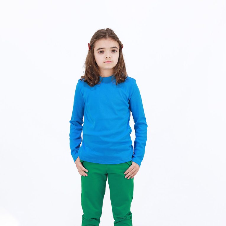 Turtleneck loose top is a classic top in blue colour. Children, 3 -10 yrs. BonnyJoy