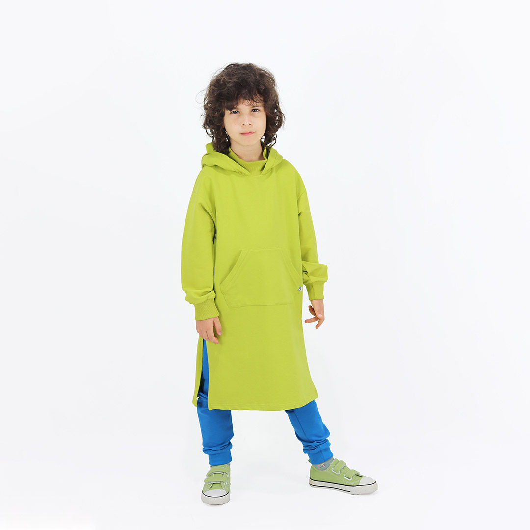 Long hoodie with high ribbed neck in bright lime colour. It features ribbed hand cuffs and a kangaroo pocket. The hoodie is a little longer on the back. Front view, the hood off. Children, 3 -10 yrs. BonnyJoy