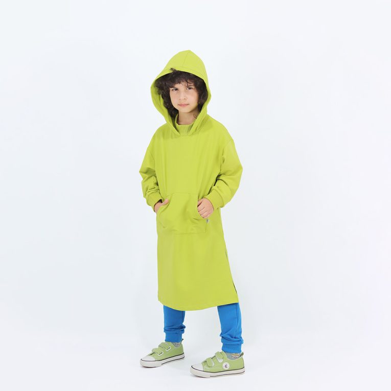 Long hoodie with high ribbed neck in bright lime colour. It features ribbed hand cuffs and a kangaroo pocket. The hoodie is a little longer on the back. Front view. Children, 3 -10 yrs. BonnyJoy