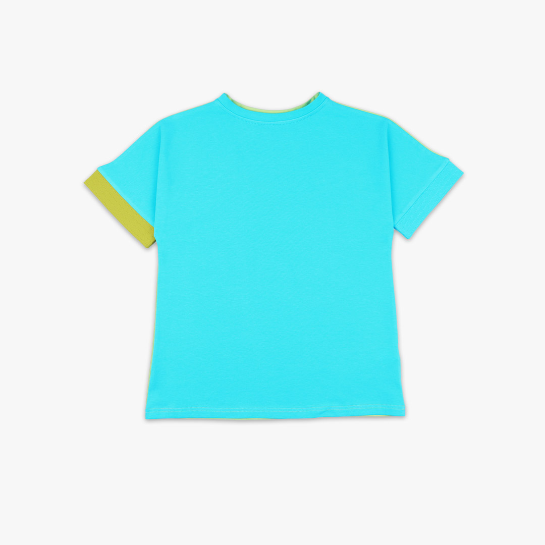 Our two-way top is a loose fit top with short sleeves in two colours. On one side is bright lime, on the other - blue colour. You could wear it front on the back and the other way round. Blue in front, the top itself. Children, 3 -10 yrs. BonnyJoy