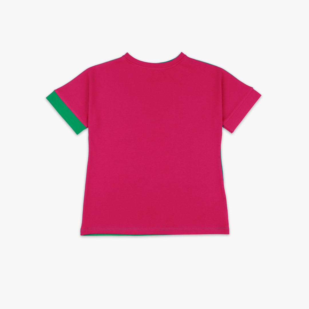 Our two-way top is a loose fit top with short sleeves in two colours. On one side is raspberry, on the other - green colour. You could wear it front on the back and the other way round. Raspberry in front, the top itself. Children, 3 -10 yrs. BonnyJoy